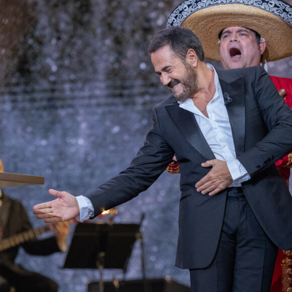 José Garcia et Antoine de Caunes à la 47e édition de la cérémonie des César à l'Olympia le 25 février 2022. © Borde / Jacovides / Bestimage