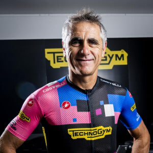 Présentation du vélo d'appartement Technogym Ride par Laurent Jalabert à Paris le 17 mai 2022. 