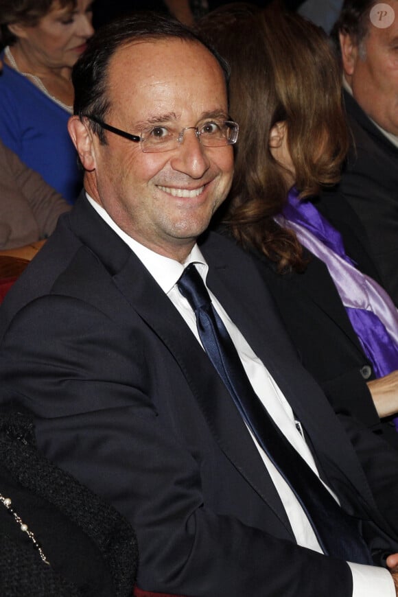 François Hollande - Générale de la pièce Quadrille au théâtre Edouard VII le 12 décembre 2011