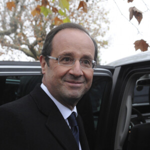 Sans compter la reprise de poids quasi systématique plusieurs années après la fin du régime
François Hollande - Obsèques de Danielle Mitterrand le 26 novembre 2011