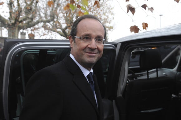 Sans compter la reprise de poids quasi systématique plusieurs années après la fin du régime
François Hollande - Obsèques de Danielle Mitterrand le 26 novembre 2011
