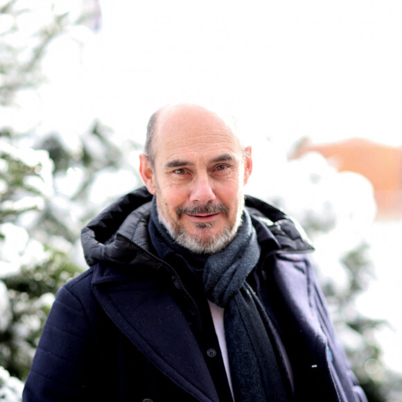"Pour moi, ça a toujours été : 'Merde, il est mort trop tôt. Il n'a pas pu voir'", raconte l'ancien Inconnus dans le podcast Paradox
 
Bernard Campan - Photocall du film "Et plus si affinités" lors du 27ème Festival International du Film de Comédie de l'Alpe d'Huez, le 19 janvier 2024. © Dominique Jacovides / Bestimage