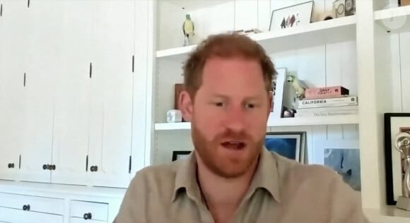 Le prince Harry fait une apparition vidéo surprise de sa maison en Californie pour parler de comment les communités peuvent aider avec les voyages durables. Travalyst/ JLPPA