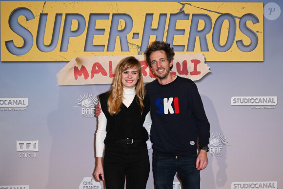 Alice Raucoules et son compagnon Augustin Petit - Avant-première du film "Super-héros malgré lui" au cinéma Le Grand Rex à Paris le 31 janvier 2022. © Coadic Guirec/Bestimage 