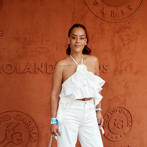 Amel Bent - Célébrités au Village lors des Internationaux de France de tennis de Roland Garros 2023 à Paris le 10 juin 2023. © Jacovides-Moreau/Bestimage