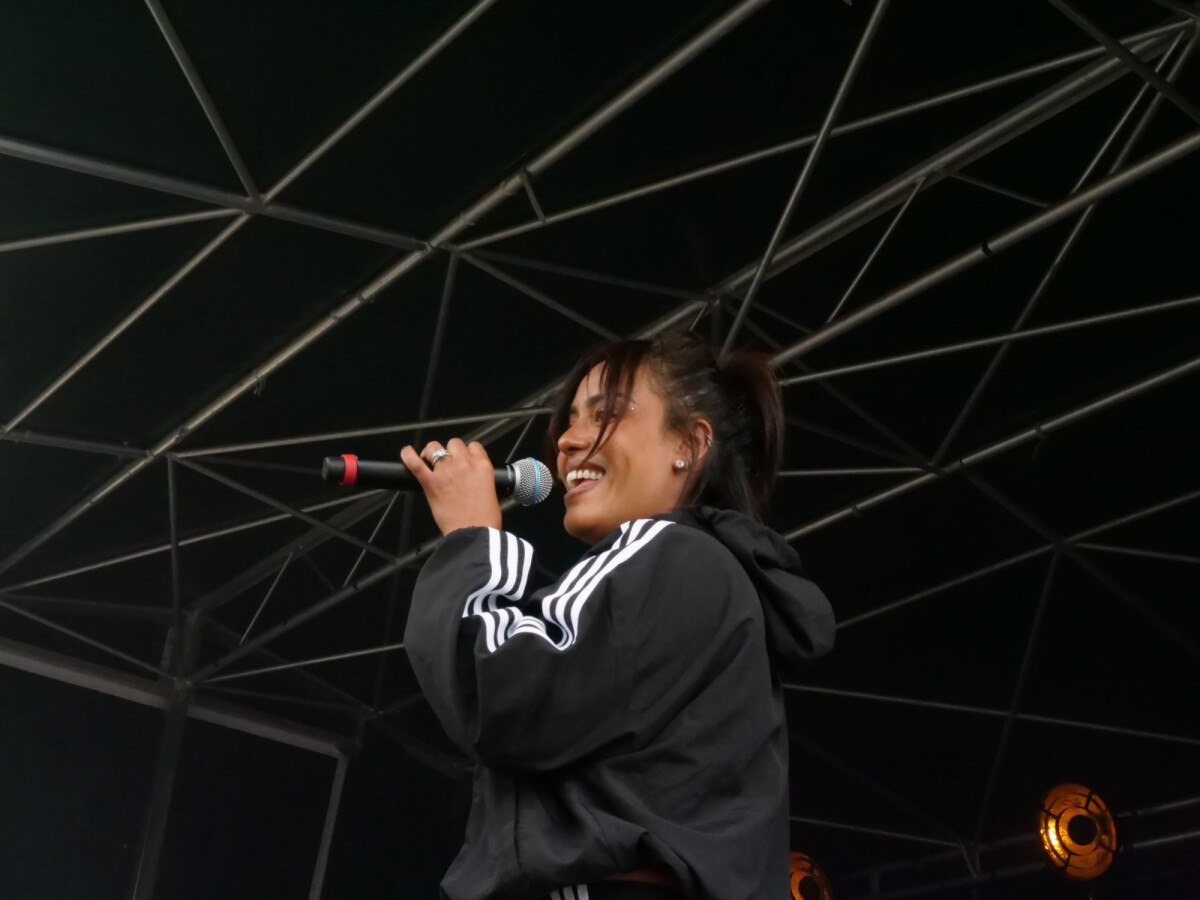 Photo : La chanteuse a expliqué avoir besoin de temps pour travailler ...