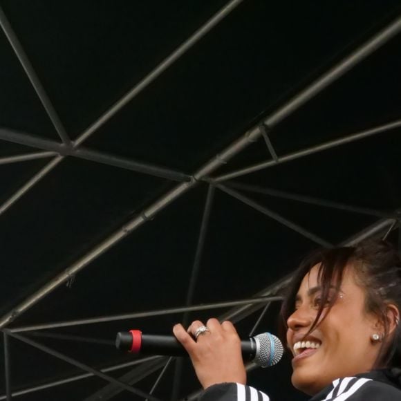 La chanteuse a expliqué avoir besoin de temps pour travailler sur son huitième album. 
Amel Bent au "Coeur de Sillery Festival" organisé par la Fondation Franco-britannique de Sillery, le samedi 29 juin 2024