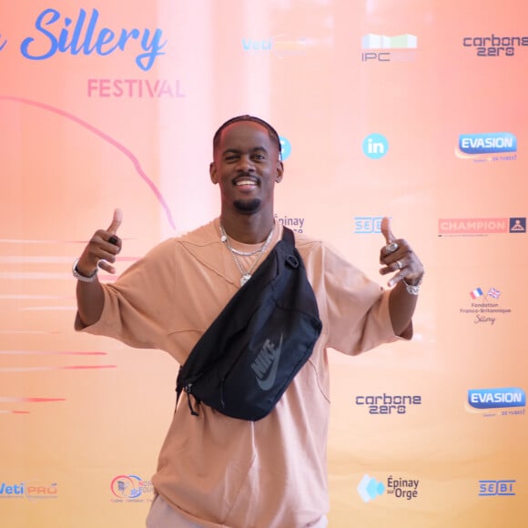 Black M aussi a accepté d'être l'un des parrains de cette première édition du  "Coeur de Sillery Festival" organisé par la Fondation Franco-britannique de Sillery pour lever des fonds en faveur de la construction d'un gymnase au sein de l'Institut Médico-Éducatif (IME) de la Fondation.
Black M au "Coeur de Sillery Festival" organisé par la Fondation Franco-britannique de Sillery, le samedi 29 juin 2024