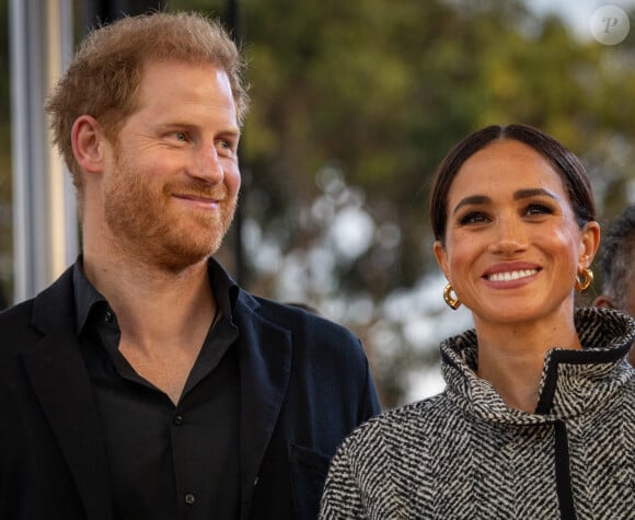 Harry et Meghan Markle remettent un prix honorifique à Kevin Costner lors de son gala de charité One805 Live, organisé sur son terrain de polo à Summerland près de Santa Barbara, le 22 septembre 2023