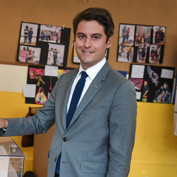 Gabriel Attal, Premier ministre, vote pour le deuxième tour des élections législatives. Vanves, le 7 juillet 2024. © Firas Abdullah/Pool/Bestimage