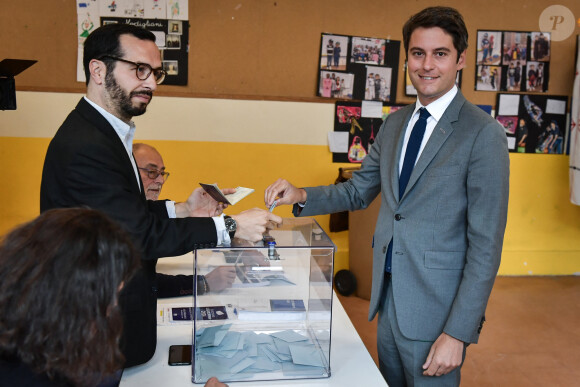 Gabriel Attal, Premier ministre, vote pour le deuxième tour des élections législatives. Vanves, le 7 juillet 2024. © Firas Abdullah/Pool/Bestimage