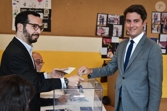 Gabriel Attal est un visage incontournable du paysage politique français depuis quelques années
Gabriel Attal, Premier ministre, vote pour le deuxième tour des élections législatives. Vanves. © Firas Abdullah/Pool/Bestimage 