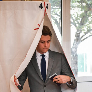 Gabriel Attal, Premier ministre, vote pour le deuxième tour des élections législatives. Vanves, le 7 juillet 2024. © Firas Abdullah/Pool/Bestimage