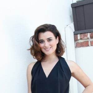 Cote de Pablo en conférence de presse pour la mini-série "The Dovekeepers" au bureau de la Hollywood Foreign Press Association à Beverly Hills le 31 mars 2015. 