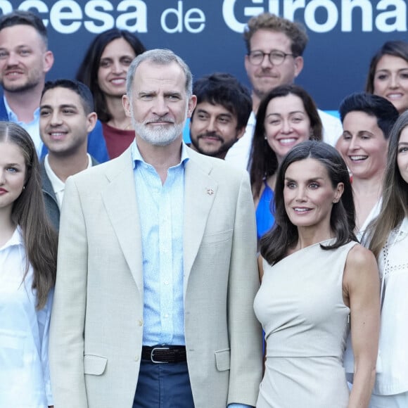 Le roi Felipe VI d'Espagne, la reine Letizia, l'infante Sofia, la princesse héritière Leonor arrivant à l'hôtel Melia Lloret de Mar pour une réception en l'honneur des lauréats du prix Princesse de Gérone (Princess of Girona awards) le 9 juillet 2024.