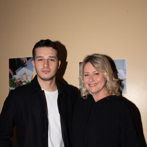 Exclusif - Luana Belmondo et son fils et Giacomo - Avant-première du documentaire "Belmondo, l'Italie en héritage" à la Maison de l'Italie à Paris. Le 18 mars 2024 © Sam Delpech / Bestimage 