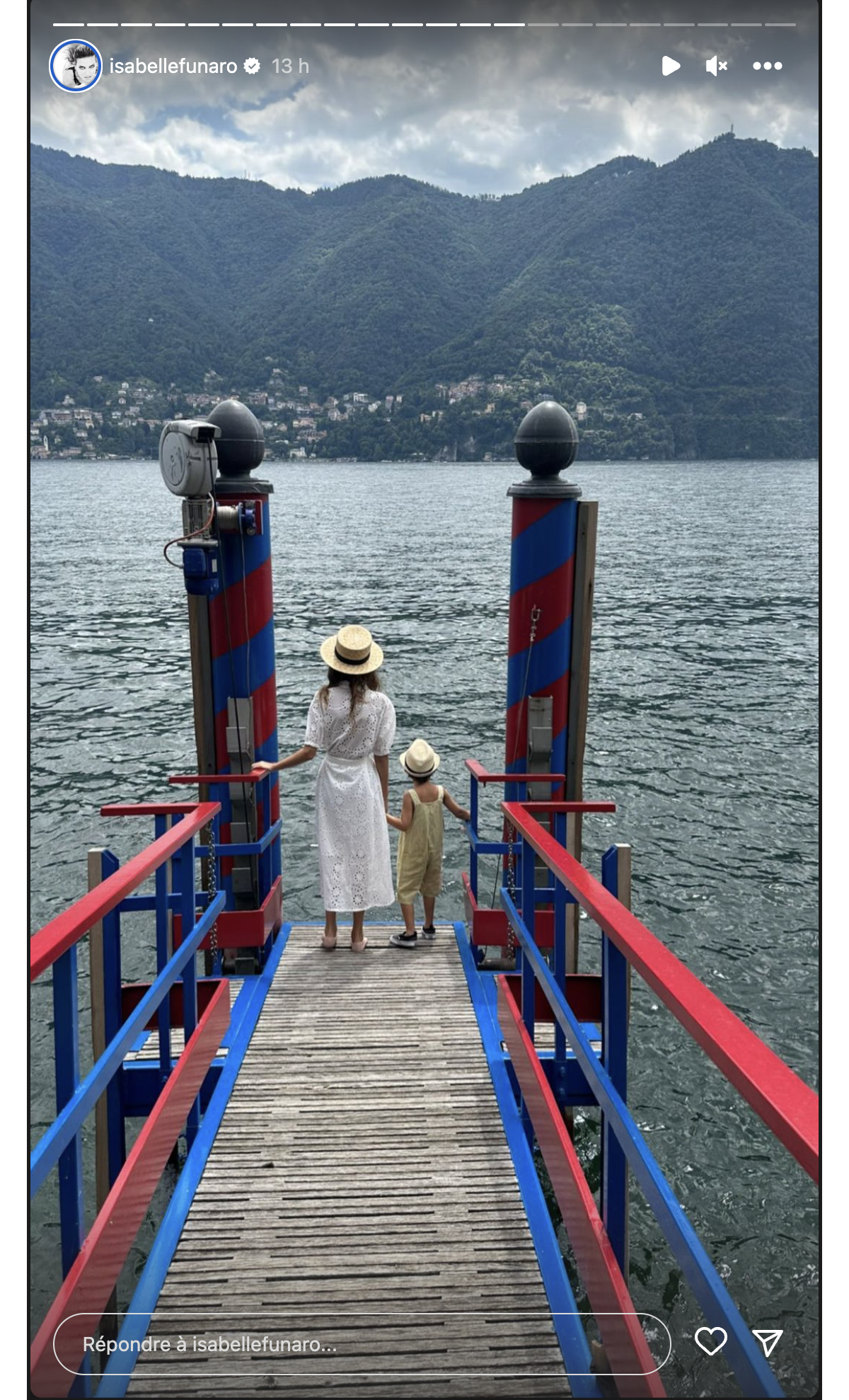 Photo : Isabelle Funaro en vacances. - Purepeople