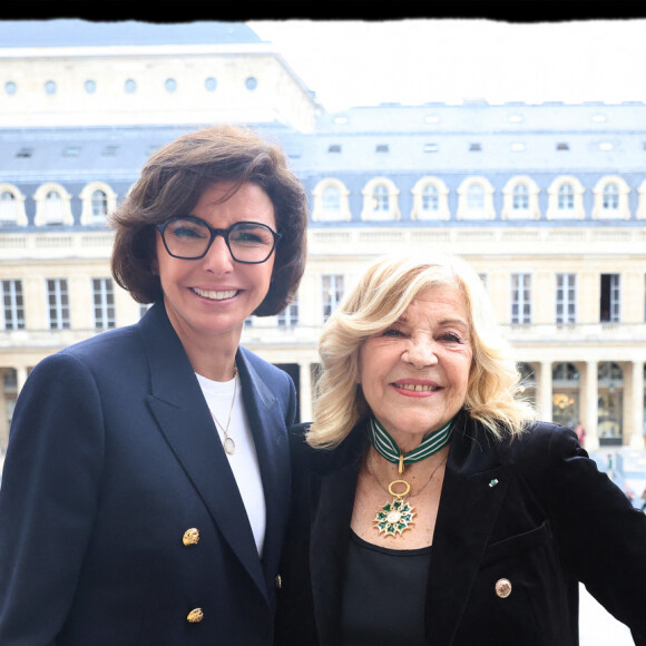 Exclusif - Rachida Dati, Nicoletta - R.Dati, ministre de la Culture, remet les insignes de Commandeur de l'ordre des Arts et des Lettres à Nicoletta au ministère de la Culture à Paris le 18 juin 2024. © Alain Guizard / Bestimage 