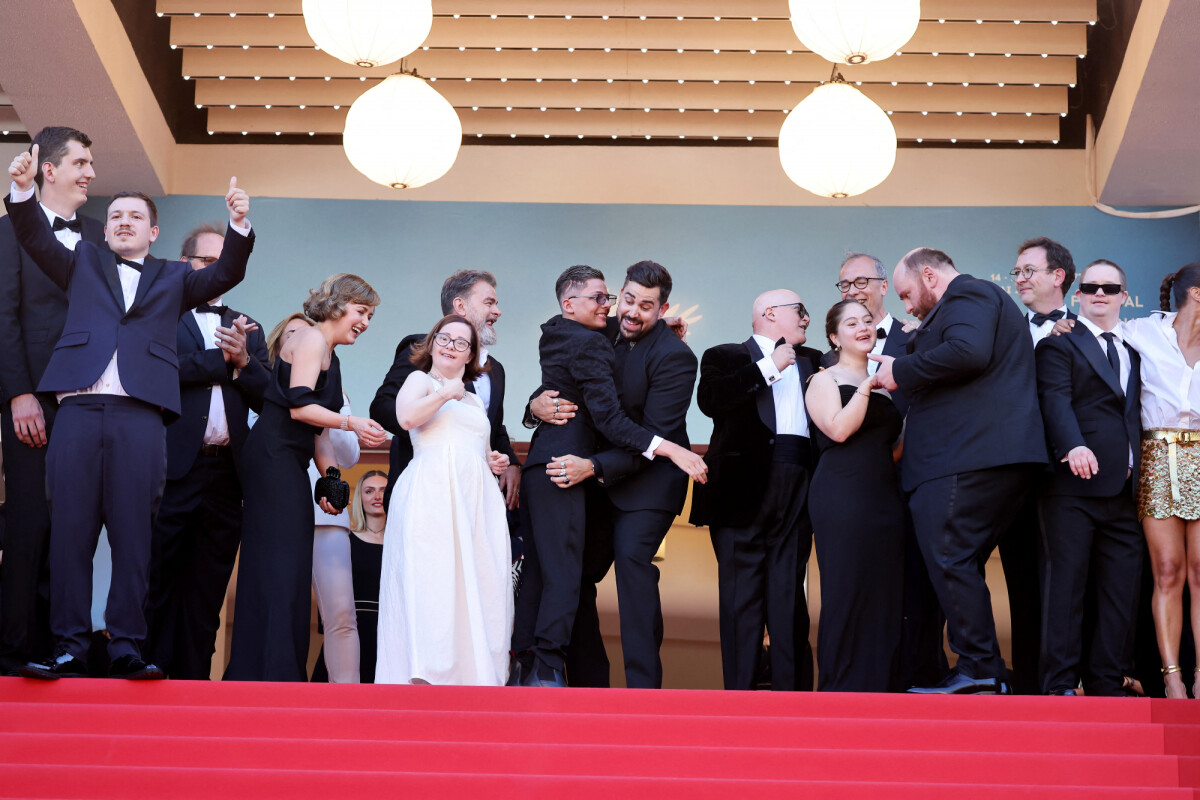 Photo : Clovis Cornillac, Artus, Marc Riso et l'équipe du film "Un p