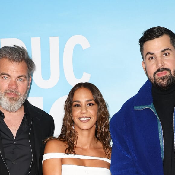 Clovis Cornillac, Alice Belaïdi et Victor-Artus Solaro, dit Artus à l'avant-première du film "Un p'tit truc en plus" au cinema UGC Normandie à Paris le 25 avril 2024