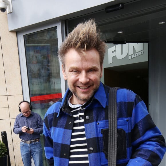 Jeanfi Janssens - Les célébrités quittent le studio de l'émission "Les Grosses Têtes" (RTL) à Neuilly-sur-Seine, le 23 mars 2023. © Jonathan Rebboah / Panoramic / Bestimage 