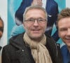 Jeanfi Janssens n'était cela dit pas au bout de ses surprises ! 
Karine Le Marchand, Laurent Ruquier et JeanFi Janssens au cocktail après la générale du spectacle "JeanFi (Janssens) Décolle" à l'Alhambra à Paris, le 7 décembre 2017. © Giancarlo Gorassini/Bestimage