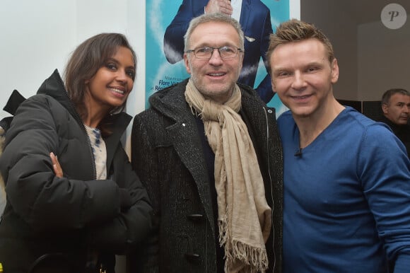 Jeanfi Janssens n'était cela dit pas au bout de ses surprises ! 
Karine Le Marchand, Laurent Ruquier et JeanFi Janssens au cocktail après la générale du spectacle "JeanFi (Janssens) Décolle" à l'Alhambra à Paris, le 7 décembre 2017. © Giancarlo Gorassini/Bestimage