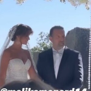 Une cérémonie grandiose dont plusieurs images ont été dévoilées par Arnaud Sol Dourdin, qui a joué le rôle de maquilleur pour Miss France 2010 durant cette journée magique. 
Mariage de Malika Ménard, Instagram