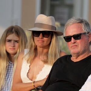 Exclusif - André Boudou, sa femme Adine et leur fille Alcéa - Luc Ferry a donné une conférence sur le port de Port-Grimaud, le 27 juillet 2020. © Jacovides/Moreau/Bestimage 