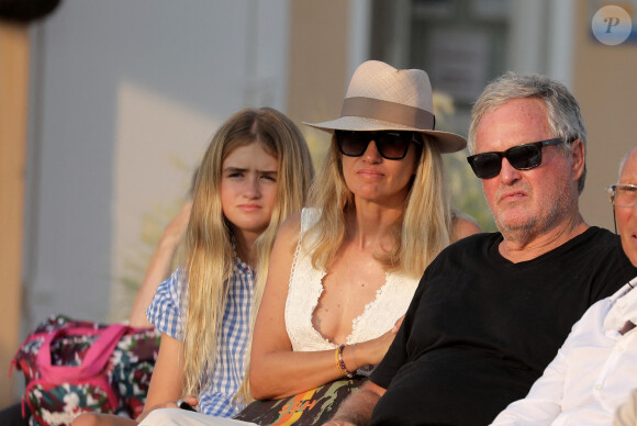 Exclusif - André Boudou, sa femme Adine et leur fille Alcéa - Luc Ferry a donné une conférence sur le port de Port-Grimaud, le 27 juillet 2020. © Jacovides/Moreau/Bestimage 