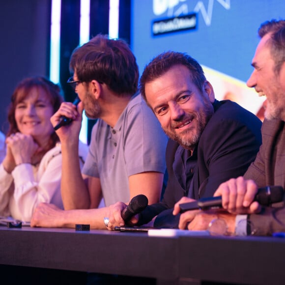 Cécilia Hornus, Laurent Kérusoré, Stéphane Henon et Jérôme Bertin lors de la rencontre avec l'équipe de Plus Belle La Vie, Encore Plus Belle (TF1), modérée par le journaliste Alexandre du Serie Mania Festival international Lille 2024, à Lille, France, le 16 mars 2024. © Stéphane Vansteenkiste/Bestimage 