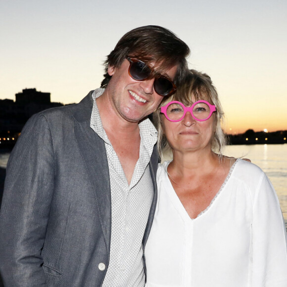 Christine Bravo peut compter sur le soutien de ses amis si besoin ! 
Exclusif - Thomas Dutronc et Christine Bravo - Soirée du mariage de Christine Bravo et Stéphane Bachot sur la plage du restaurant Marinella à l'Ile Rousse en Corse © Dominique Jacovides / Bestimage
