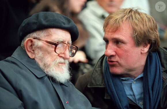 Si des admirateurs tombent des nues en apprenant ces agissements, ce n'est pas le cas de tout le monde
L'abbé Pierre et Gérard Depardieu - Coupe de la ligue opposant Lyon à Monaco au Stade de France