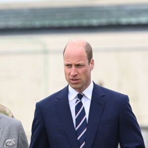 Le roi Charles III d'Angleterre remet officiellement le rôle de colonel en chef de l'Army Air Corps au prince William, prince de Galles à la base militaire Army Aviation Center de Middle Wallop, Hampshire, Royaume Uni, le 13 mai 2024. © Justin Goff/GoffPhotos/Bestimage 