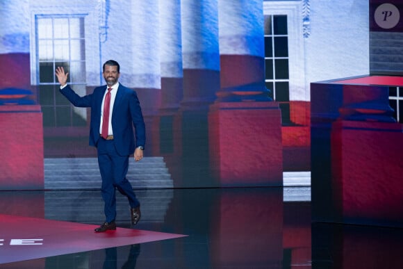 Donald J. Trump, Jr. prend la parole à la Convention nationale républicaine à Milwaukee, Wisconsin, au Fiserv Forum, mercredi 17 juillet.