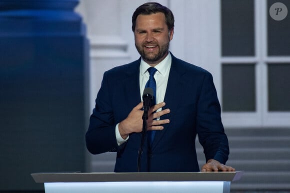 Donald J. Trump Jr. prend la parole à la Convention nationale républicaine à Milwaukee, Wisconsin, au Fiserv Forum, mercredi 17 juillet.