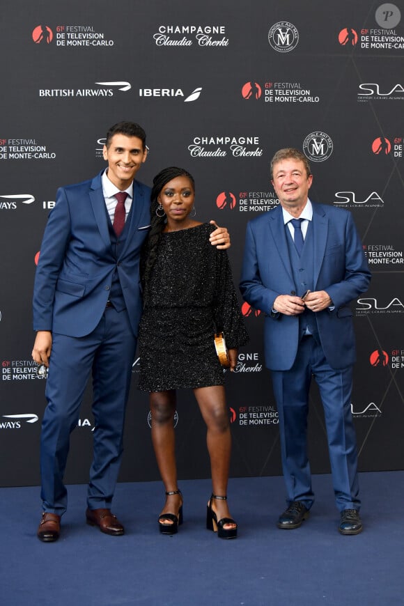 Ryad Baxx, Claudia Mongumu et Frédéric Bouraly au photocall de la cérémonie d'ouverture de la 61ème édition du Festival de Télévision de Monte-Carlo au Grimaldi Forum, à Monaco, le 17 juin 2022. © Bruno Bebert/Bestimage 