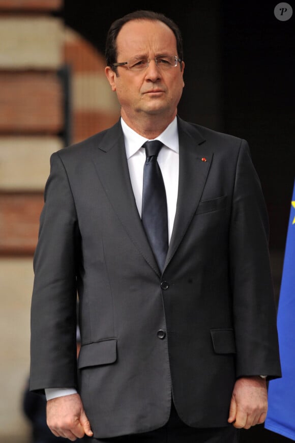 Par le passé, François Hollande a aussi été en couple avec Ségolène Royal qui avait été trompée par l'ancien chef d'État qui s'était par la suite mis en couple avec Valérie Trierweiler
Francois Hollande - Marche Blanche en hommage aux victimes des attentats de Toulouse et de Montauban perpetres par Mohamed Merah suivie d'un discours de Francois Hollande et du maire de Toulouse Pierre Cohen a Toulouse le 17 mars 2013.