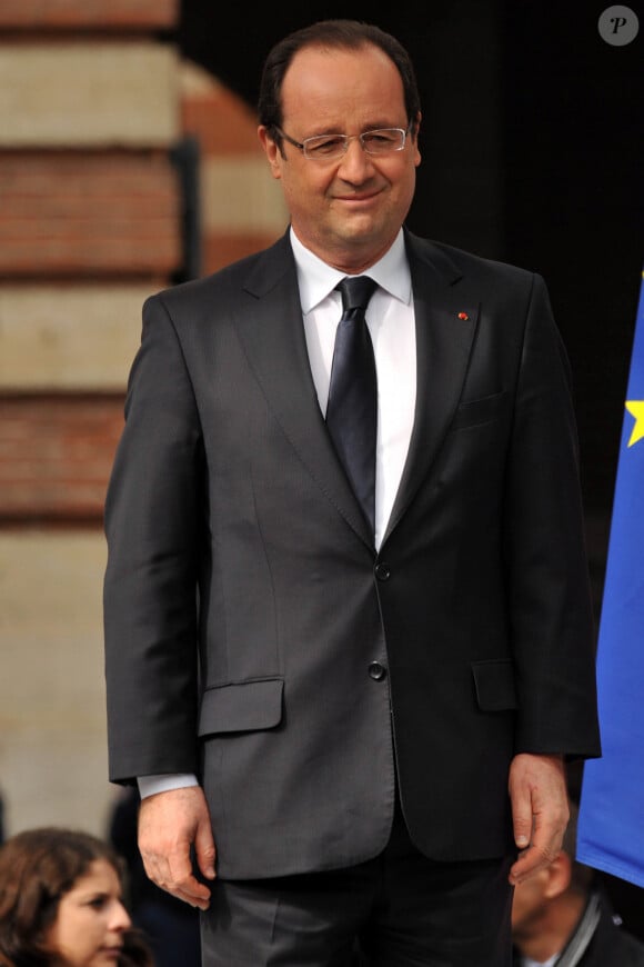 Francois Hollande - Marche Blanche en hommage aux victimes des attentats de Toulouse et de Montauban perpetres par Mohamed Merah suivie d'un discours de Francois Hollande et du maire de Toulouse Pierre Cohen a Toulouse le 17 mars 2013. 