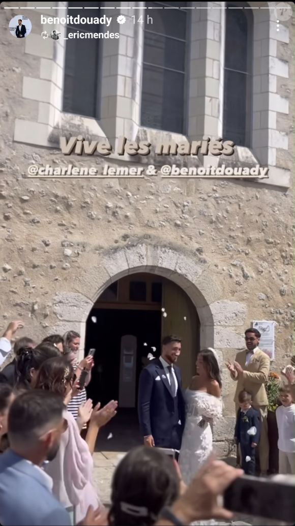 Charlène et Benoit à la sortie de l'église, le 20 juillet 2024