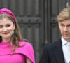 La fille aînée du couple royal n'est pas passée inaperçue : elle était vêtue d'une robe rose fluo et d'un serre-tête assorti, immanquable.
La princesse Elisabeth et le prince Emmanuel lors de la Fête nationale en la cathédrale Saint-Michel-et-Gudule à Bruxelles, le 21 juillet 2024