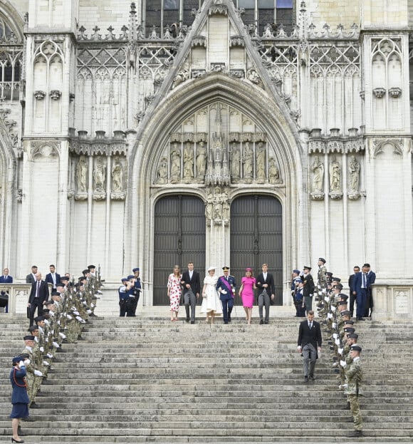 Comme chaque 21 juillet, la famille royale s'est rendue au Te Deum pour la fête nationale
Le roi Philippe et la reine Mathilde de Belgique, la princesse Elisabeth, le prince Emmanuel, la princesse Eléonore et le prince Gabriel au "Te Deum" lors de la Fête nationale en la cathédrale Saint-Michel-et-Gudule à Bruxelles, le 21 juillet 2024