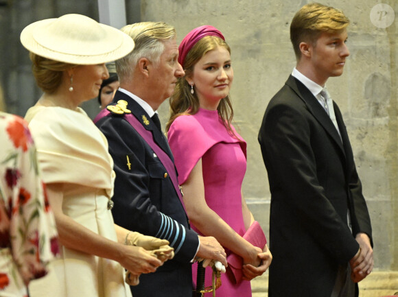 Le roi Philippe et la reine Mathilde de Belgique, la princesse Elisabeth et le prince Emmanuel, assistent au "Te Deum" lors de la Fête nationale en la cathédrale Saint-Michel-et-Gudule à Bruxelles, le 21 juillet 2024