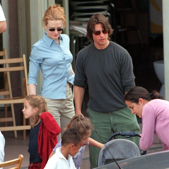 Les deux stars ont également adopté ensemble deux enfants Isabelle et Connor.
Nicole Kidman et Tom Cruise avec leurs enfants adoptigs Isabella et Connor.