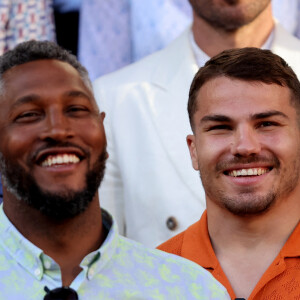 Boris Diaw et Antoine Dupont - Célébrités dans les tribunes de la finale homme des Internationaux de France de tennis de Roland Garros 2024 à Paris le 9 juin 2024. © Jacovides-Moreau/Bestimage