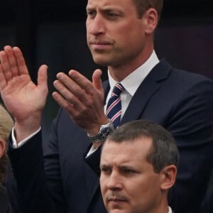 Quelques jours après cette déception, voilà que le Palais de Kensington a fait une annonce de taille. 
Prince William lors du match opposant l'Angleterre au Danemark le 20 juin 2024 dans le cadre de l'Euro 2024 © EURO 2024 News Pool (ENP)/MirrorPix/Bestimage