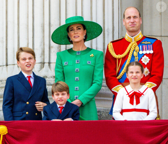 Kate Middleton, le prince William et leurs enfants le prince George, la princesse Charlotte et le prince Louis lors de Trooping the Colour