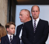 Grand fan de football, le père du prince George a récemment assisté avec ce dernier à la finale de l'Euro 2024 lors de laquelle étaient opposés l'Angleterre et l'Espagne.
Le prince William, prince de Galles, avec le prince George de Galles, et le roi Felipe VI d'Espagne avec l'infante Sofia dans les tribunes lors de la finale de l'Euro 2024 "Espagne - Angleterre" à l'Olympiastadion à Berlin, le 14 juillet 2024.