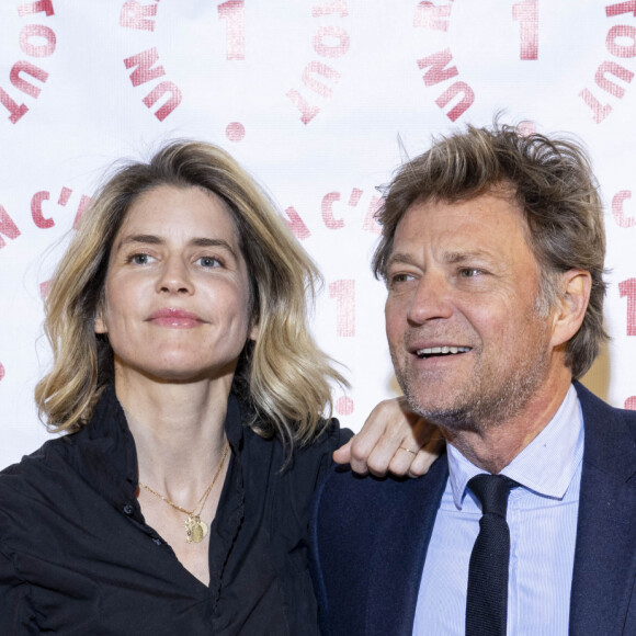 Mais complètement sous le charme d'Alice Taglioni, il décide de divorcer en 2013 et officialise avec l'actrice en 2013.
Alice Taglioni et Laurent Delahousse au photocall des invités au dîner de gala de l'association "Un rien c'est tout" au musée de l'armée aux Invalides à Paris le 7 mars 2024