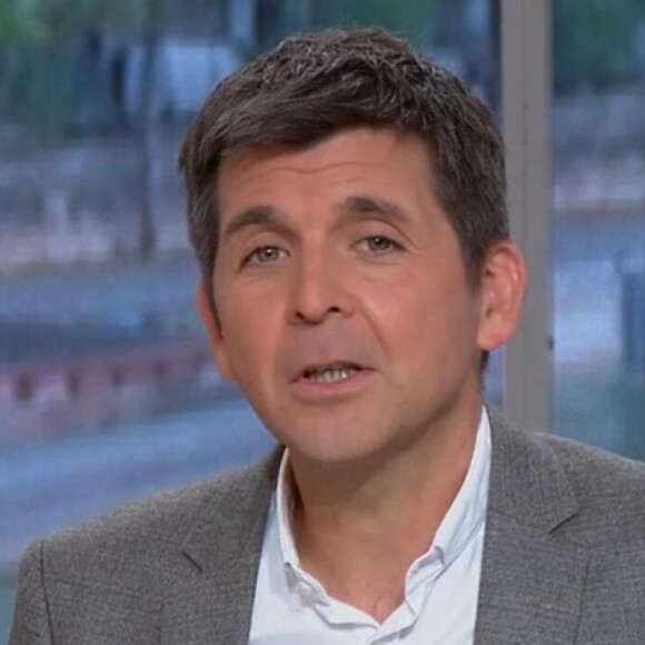 L'animateur de "Télématin", Thomas Sotto, a été la cible de lourdes accusations
Thomas Sotto sur le plateau de "Télématin"